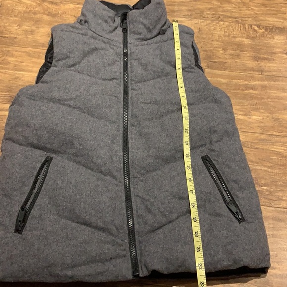 Gap Heathered Grey primaloft 63% wool vest - Picture 14 of 15